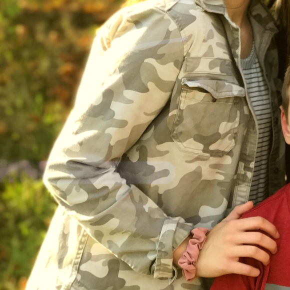 Hollister camo army jacket size small - Picture 2 of 4